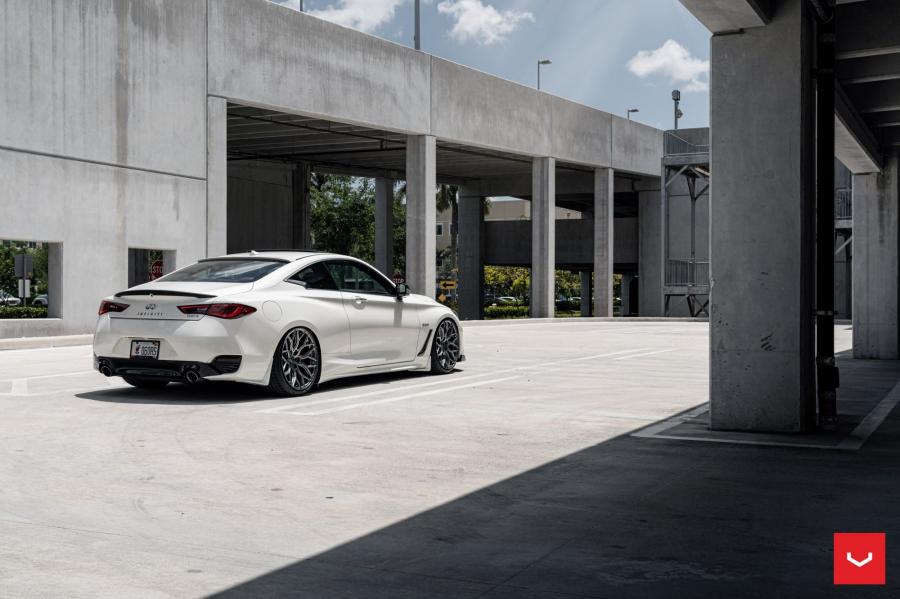  Infiniti Q60S 3.0t on Vossen Wheels (HF-2) 2018 года  (фото 11 из 28)